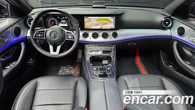 Mercedes-Benz E-Class 2019 — Şəkil 18/20
