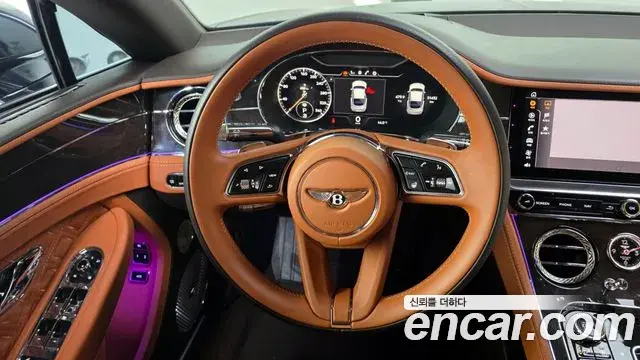 Bentley Continental GT 2021 — Фото 13/20