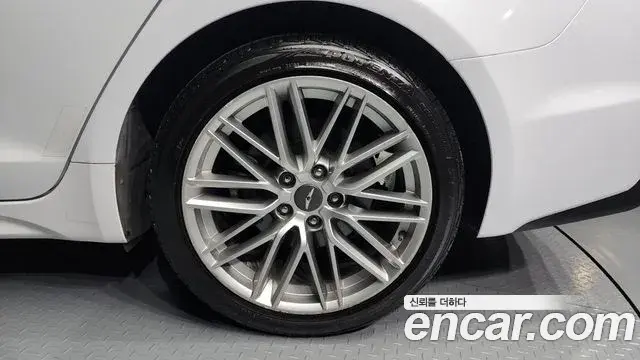 Genesis G70 2019 — Photo 4/20