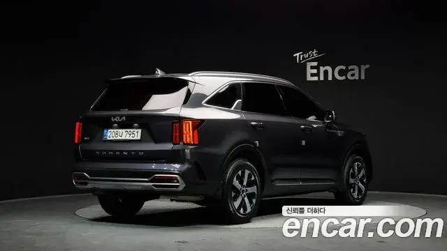 Kia Sorento 2021 — Фото 1/20