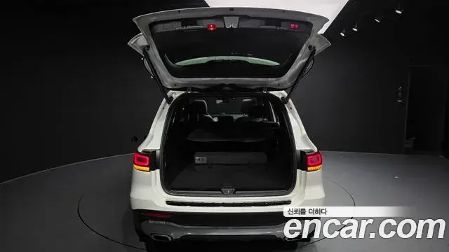 Mercedes-Benz GLB-Class 2021 — Photo 4/20