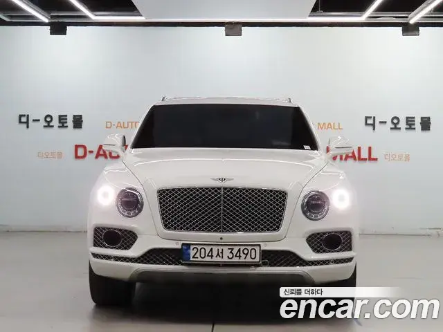 Bentley Bentayga 2018 — Photo 8/20