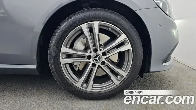 Mercedes-Benz E-Class 2021 — Şəkil 2/20