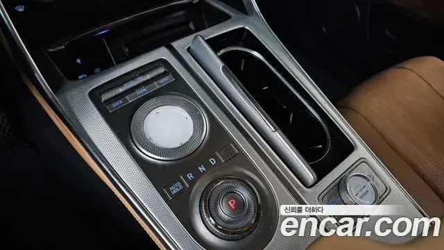 Genesis GV80 2020 — ფოტო 18/20