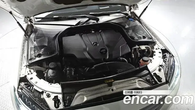 Mercedes-Benz C-Class 2018 — Şəkil 12/20