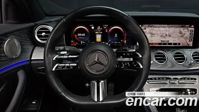 Mercedes-Benz E-Class 2023 — ფოტო 6/20