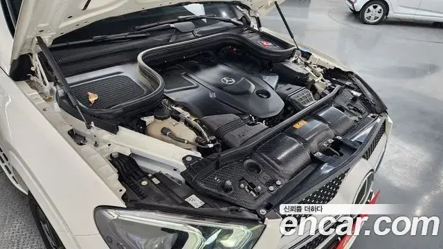 Mercedes-Benz GLE-Class 2021 — Photo 20/20