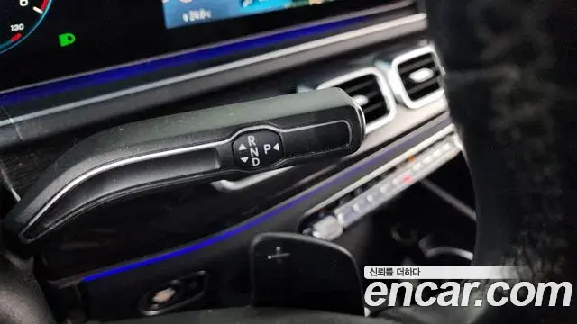 Mercedes-Benz GLE-Class 2021 — Photo 2/20