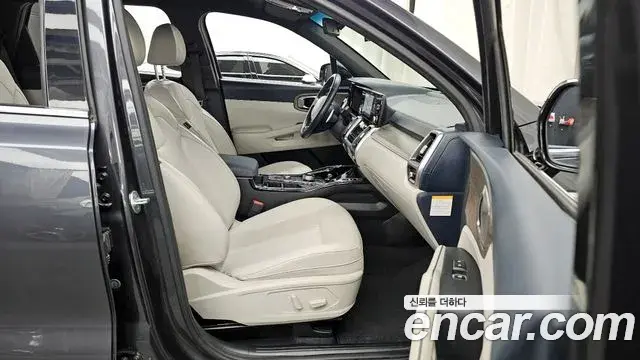 Kia Sorento 2022 — Фото 11/20