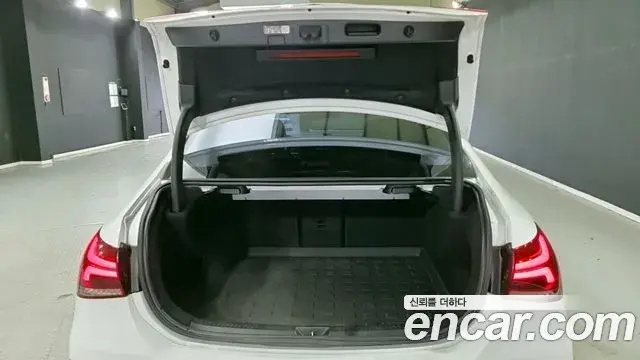 Mercedes-Benz A-Class 2023 — Фото 12/18