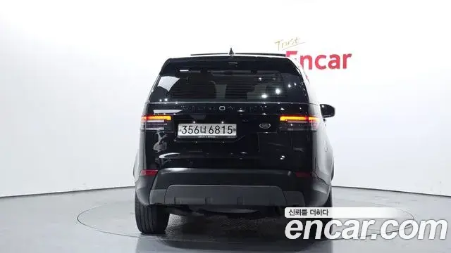 Land Rover Discovery 5 2018 — Photo 3/20