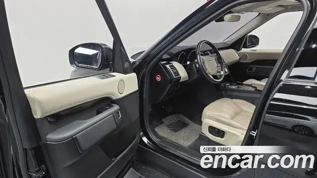Land Rover Discovery 5 2018 — Photo 1/20