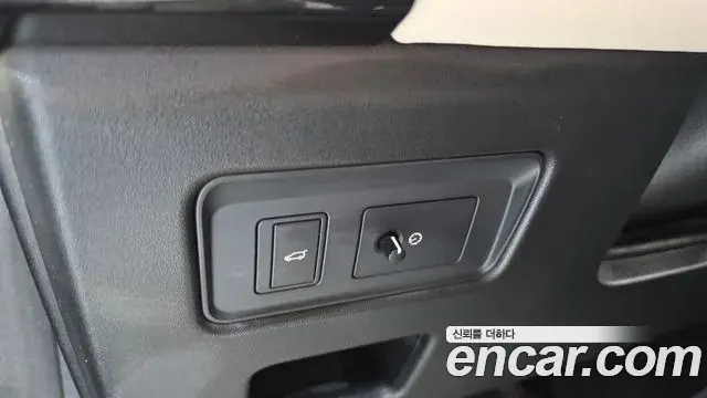 Land Rover Discovery 5 2018 — Photo 13/20