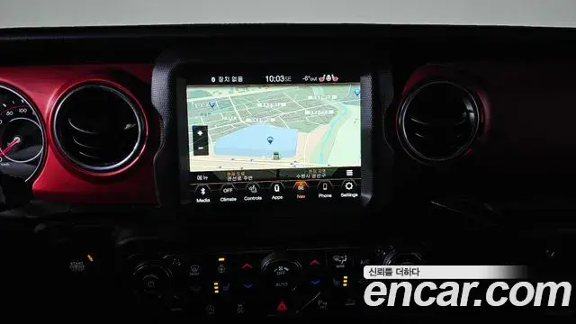 Jeep Wrangler 2022 — Şəkil 16/20