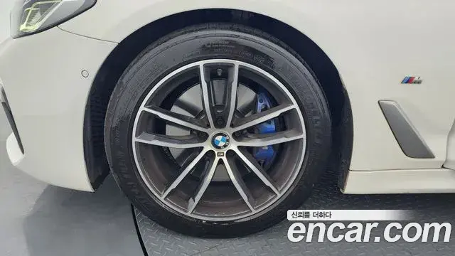 BMW 5 Series 2022 — ფოტო 10/19