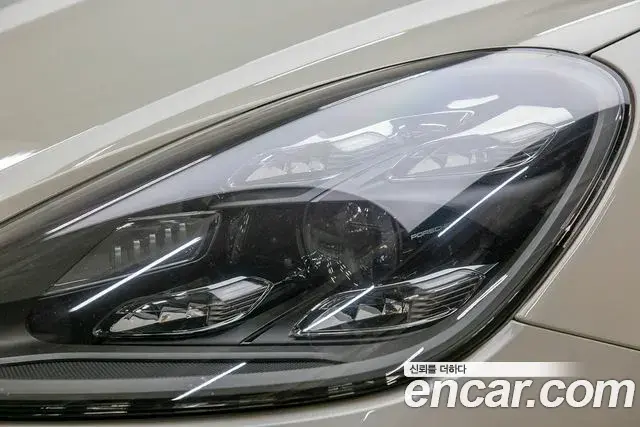 Porsche Cayenne 2021 — Şəkil 16/20