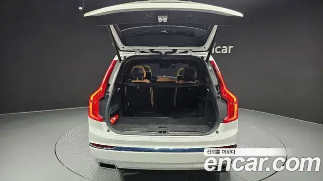 Volvo XC90 2019 — ფოტო 1/20