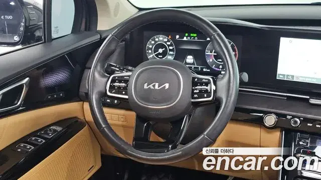 Kia Carnival 2021 — Photo 13/20
