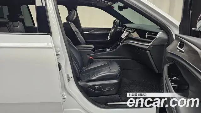 Jeep Grand Cherokee 2022 — ფოტო 7/20