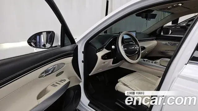 Genesis GV70 2022 — Şəkil 13/20
