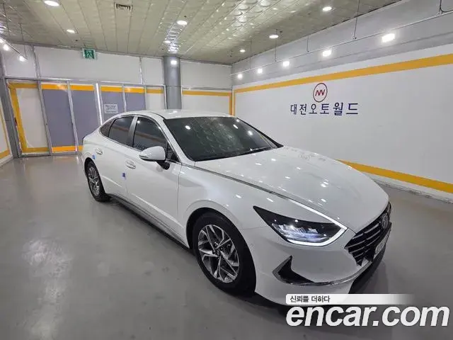 Hyundai Sonata Hybrid 2019 — ფოტო 8/20