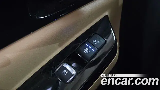 Kia Carnival 2021 — Фото 18/20