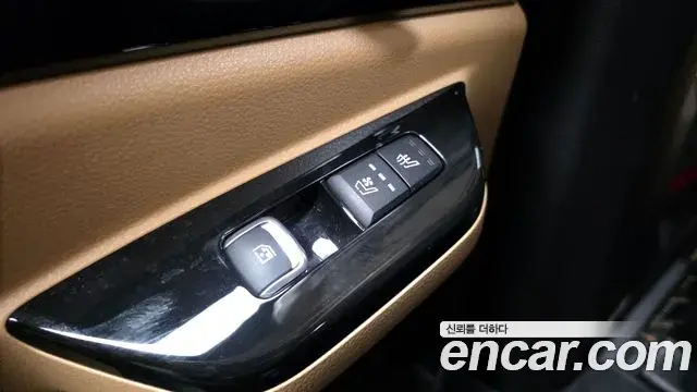 Kia Carnival 2022 — Фото 18/20