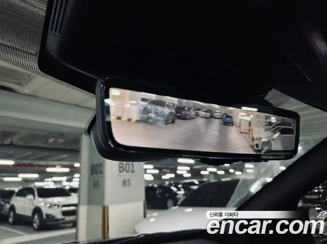Land Rover Discovery Sport 2025 — Photo 10/20