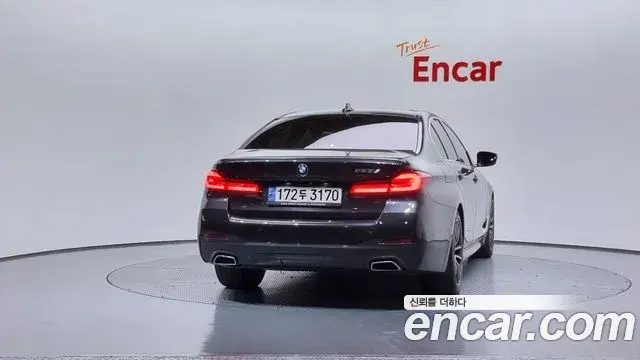 BMW 5 Series 2021 — ფოტო 20/20