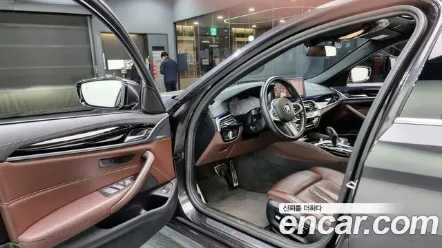 BMW 5 Series 2021 — ფოტო 6/20