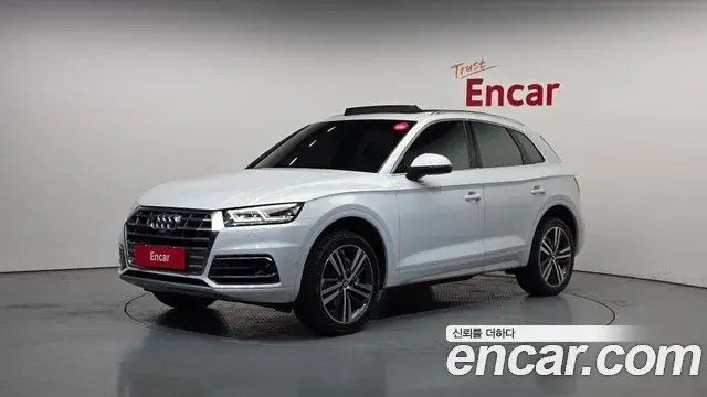 Audi Q5 2020 — Photo 1/20
