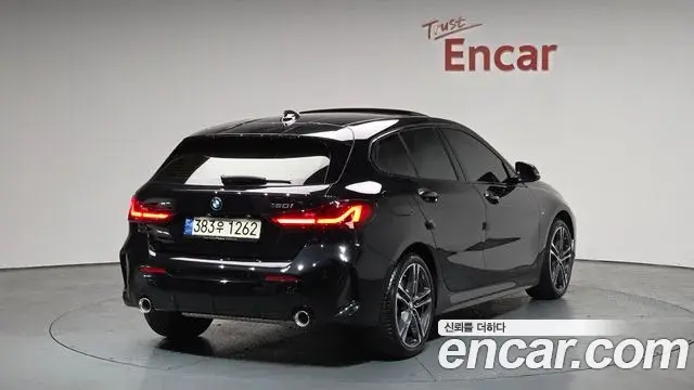 BMW 1 Series 2024 — Photo 11/20