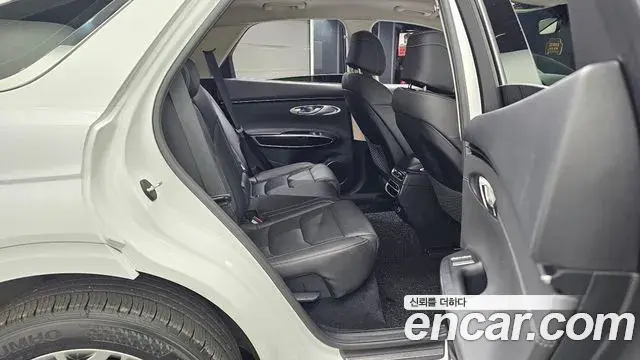 Genesis GV70 2021 — ფოტო 16/21