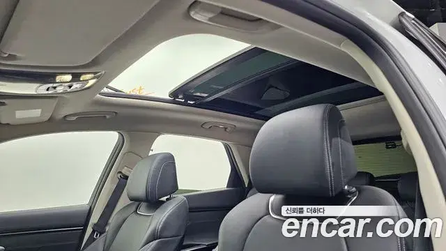 Genesis GV70 2021 — ფოტო 18/21