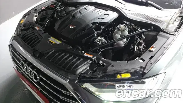 Audi A8 2021 — ფოტო 19/20