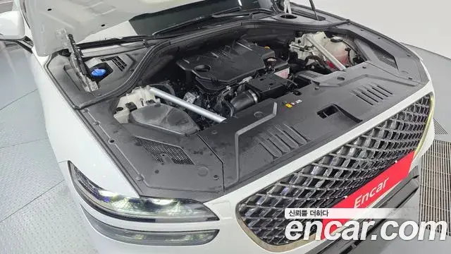 Genesis GV70 2021 — ფოტო 18/33