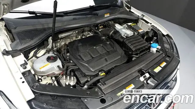 Volkswagen Tiguan 2021 — Şəkil 13/31