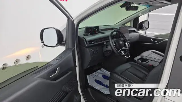 Hyundai Staria, 2024