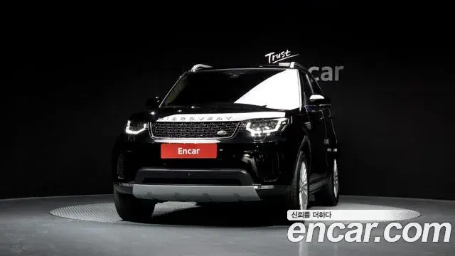 Land Rover Discovery 5 2018 — ფოტო 27/35