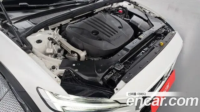 Volvo V60 Cross Country 2021 — Photo 25/37