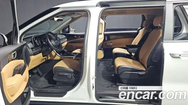 Kia Carnival 2022 — Photo 10/20