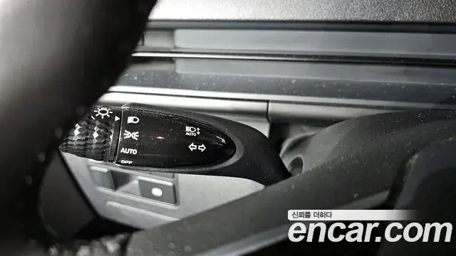 Hyundai Staria 2023 — ფოტო 26/31