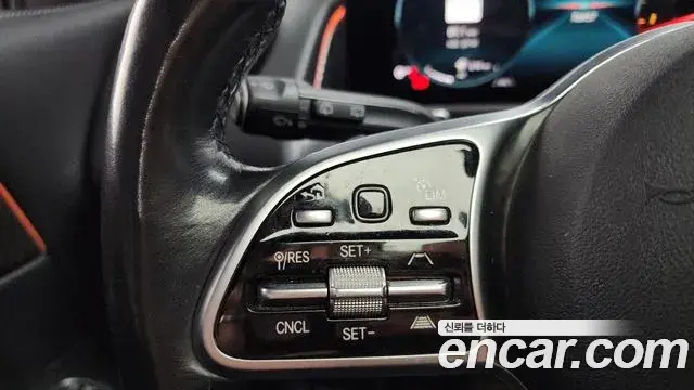Mercedes-Benz GLB-Class 2021 — ფოტო 10/20