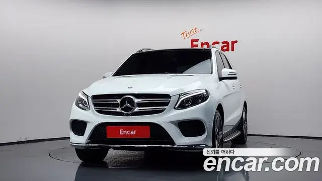 Mercedes-Benz GLE-Class 2018 — Photo 18/20