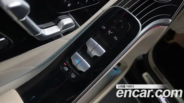 Mercedes-Benz S-Class 2022 — Photo 30/36