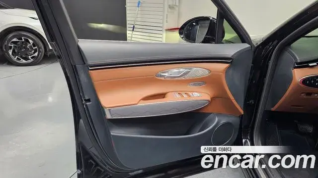 Genesis GV70 2021 — ფოტო 10/30