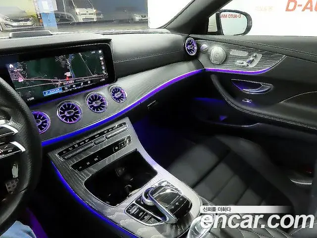 Mercedes-Benz E-Class 2021 — Photo 16/20