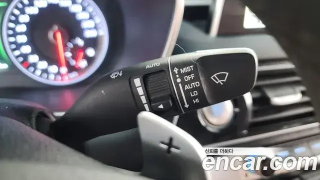 Genesis G70 2019 — Photo 18/37
