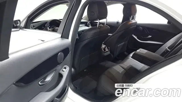 Mercedes-Benz C-Class 2020 — Фото 11/20