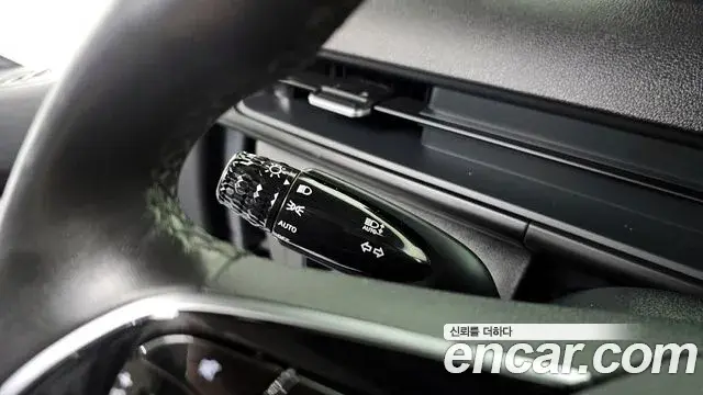 Hyundai Staria 2022 — ფოტო 18/20